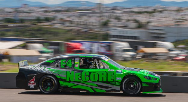 Visit Ricardo Abarca a un paso del Top-10 en NASCAR FedEx Challenge en Quertaro page