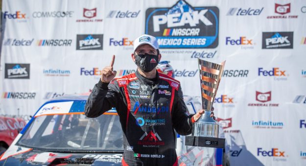 Visit Rovelo regresa a la senda del triunfo en NASCAR PEAK México Series page