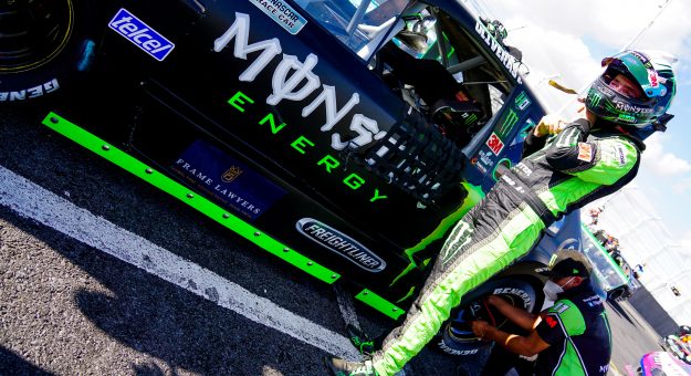 Visit Hugo Oliveras, Santiago Tovar y Rubén Pardo concluyen la temporada 2020 de NASCAR PEAK México Series page