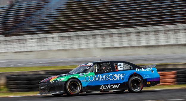 Visit CommScope patrocinará a los pilotos de Escudería Telmex Abraham Calderón y Rodrigo Rejón en la temporada 2021 de NASCAR PEAK México Series page