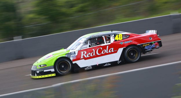 Visit Salvador de Alba y Noel León encabezan los campeonatos de NASCAR PEAK México Series page