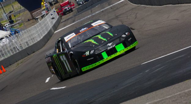 Visit Los pilotos del HO Speed Racing en la lucha por el podio en NASCAR PEAK México Series Puebla page