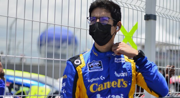 Visit Se mantiene Alex de Alba Jr. top 3 de la General en NASCAR Challenge 2021, con la mira ya en Aguascalientes page