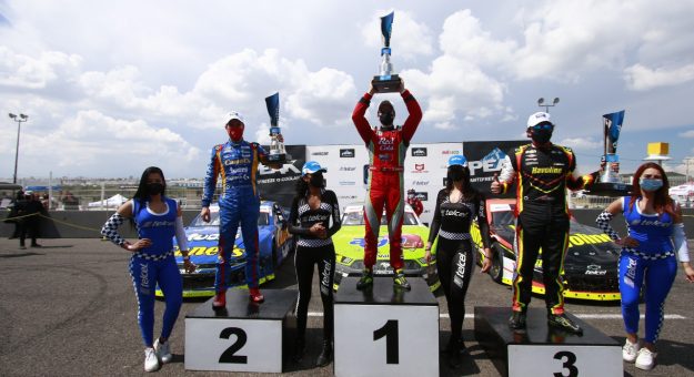 Visit Salvador de Alba Jr. ganó en Querétaro y es líder de NASCAR PEAK page