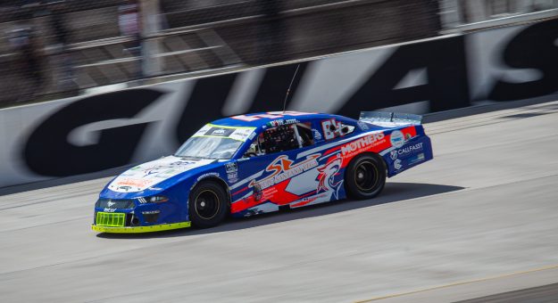 Visit Julio Rejón y el Núcleo GGG GÜD Mothers, a tomar el Súper Óvalo Potosino en NASCAR Challenge page