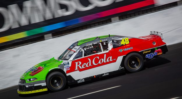 Visit El tapatío Salvador de Alba Jr. sale primero en la NASCAR PEAK page