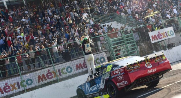 Visit Noel León hace historia en NASCAR PEAK México Series page