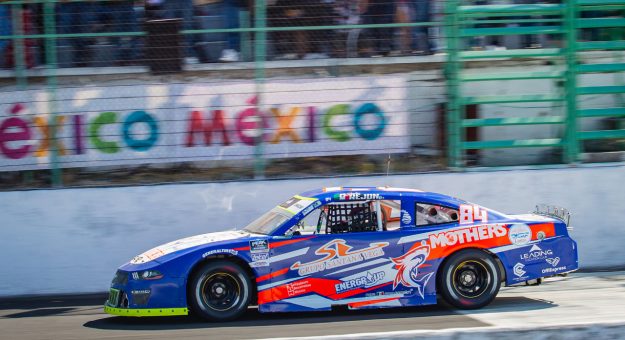 Visit Claroscuros para Julio Rejón y el Núcleo GÜD GGG Mothers en Guadalajara page