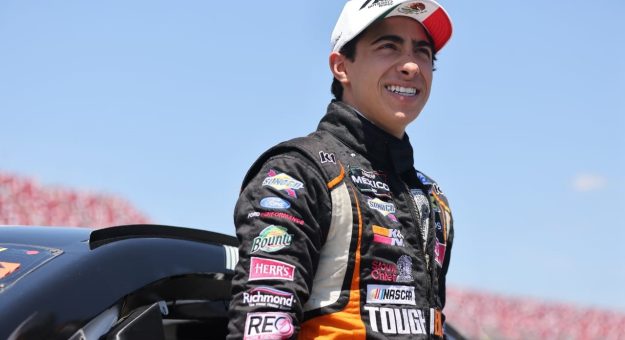 Visit DEBUTA EL MEXICANO MAX GUTIÉRREZ EN NASCAR TRUCK SERIES EN CHARLOTTE page