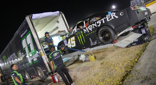 Visit HO SPEED RACING SEGURO DE LLEVARSE UN TROFEO A CASA EN NASCAR MEXICO EN GUADALAJARA page