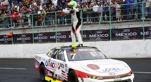 Visit TRIUNFO ESPERADO Y SOÑADO PARA XAVI RAZO EN TRIÓVALO DE GUADALAJARA page