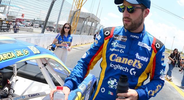 Visit POR LA MÍNIMA DIFERENCIA RUBÉN GARCÍA JR. ES SUBLÍDER GENERAL DE NASCAR MÉXICO PREVIO A AGUASCALIENTES page