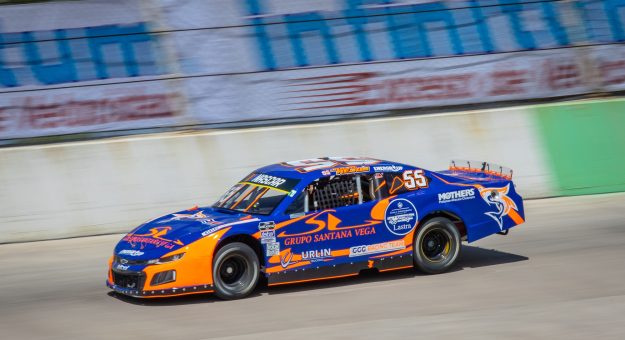 Visit JULIO REJÓN Y EL GGG RACING TEAM, QUIEREN REPETIR TRIUNFO EN NASCAR CHALLENGE page