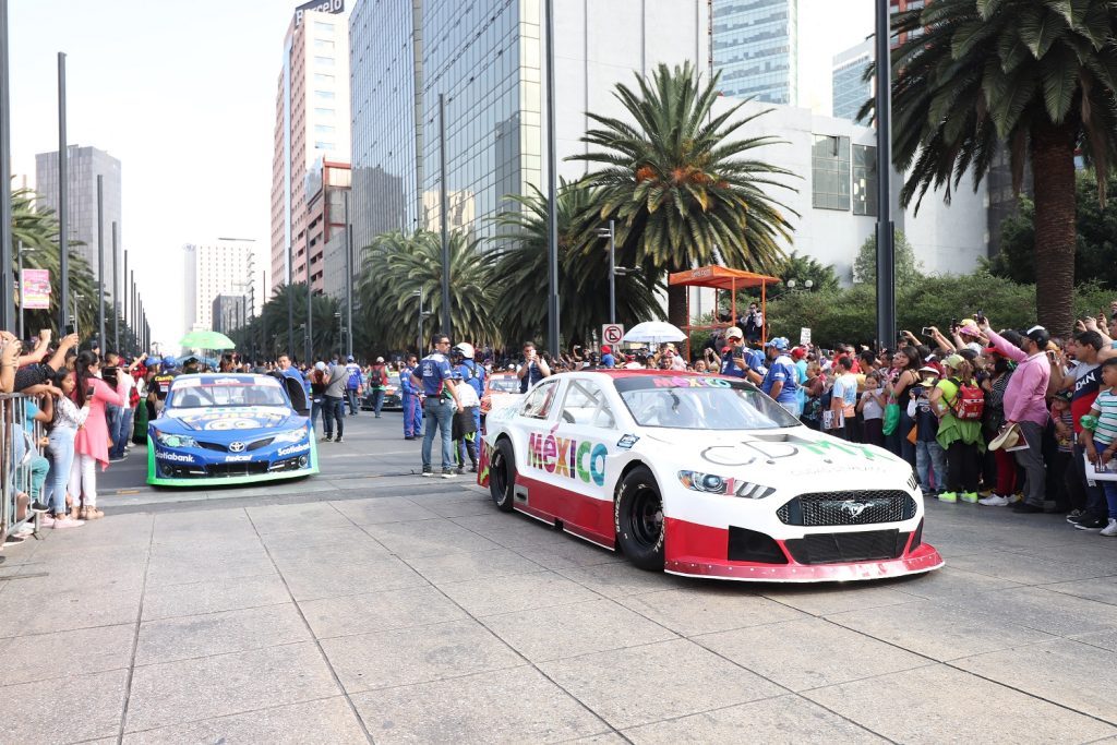 Parade 3