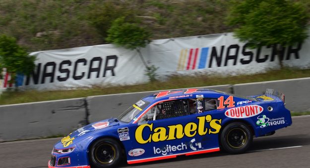 Visit CONTINÚA ALEX DE ALBA JR. PELEA POR SUBCAMPEONATO CHALLENGE CAMINO AL SPEEDFEST NASCAR CDMX page
