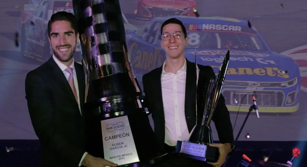 Visit PILOTOS CANEL´S RACING FUERON GALARDONADOS POR NASCAR MÉXICO page