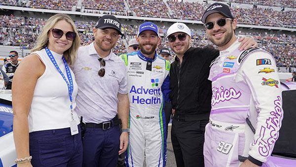 Visit DANIEL SUÁREZ SE DIRIGE A FONTANA PARA LA SEGUNDA FECHA DE NASCAR CUP page