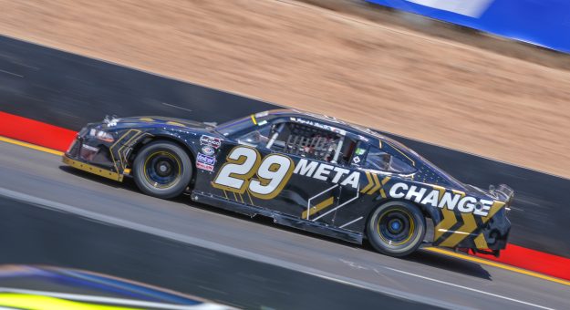 Visit HO SPEED RACING PREPARADO PARA LA CARRERA NOCTURNA DE NASCAR MEXICO SERIES page