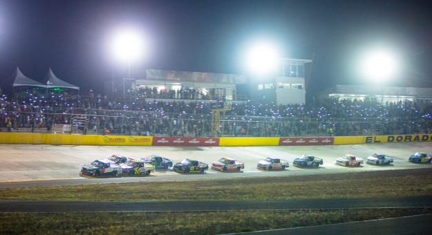 Visit TRUCKS MÉXICO SERIES, LISTO PARA DOMAR LA NOCHE CHIHUAHUENSE EN EL DORADO SPEEDWAY page