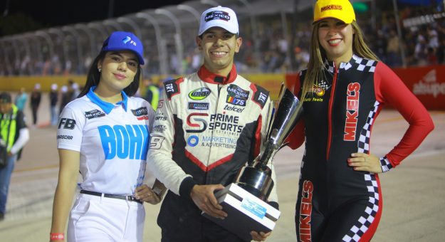 Visit TRES Y CONTANDO, DIEGO ORTÍZ SUMÓ UN NUEVO TRIUNFO DE TRUCKS MÉXICO SERIE EN EL DORADO SPEEDWAY page