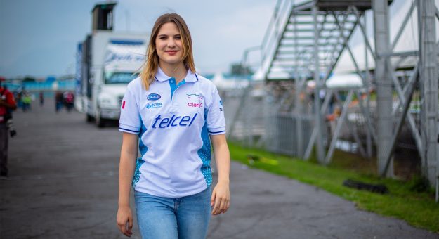 Visit ANDREA LOZANO, TERMINÓ A UN ESCALÓN DEL TOP-10 DE TRUCKS MÉXICO SERIES EN PUEBLA page