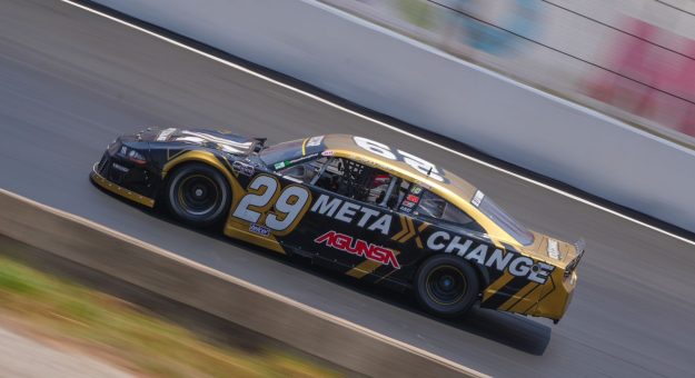 Visit HO SPEED RACING SE ENFRENTA A UN NUEVO DESAFÍO EN LA CARRERA NOCTURNA DE NASCAR MEXICO SERIES page