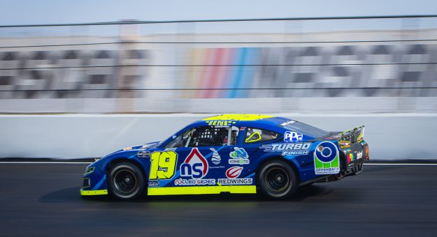 Visit RODRIGO REJÓN Y EL GGG RACING TEAM, AL DORADO SPEEDWAY POR LA NOCTURNA DE NASCAR MÉXICO SERIES page