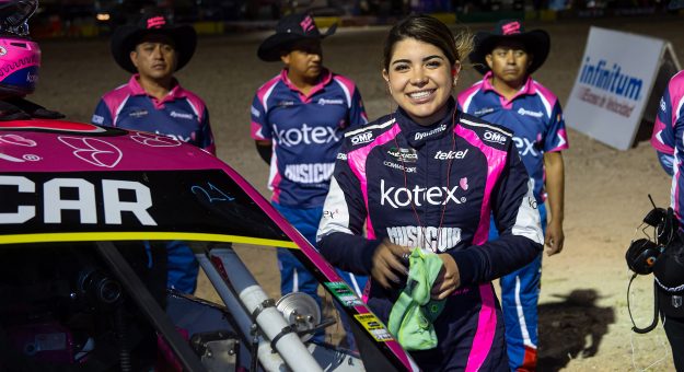 Visit REGINA SIRVENT, APUNTA AL ÓVALO AGUASCALIENTES MÉXICO, 5TA FECHA DE NASCAR MÉXICO SERIES page