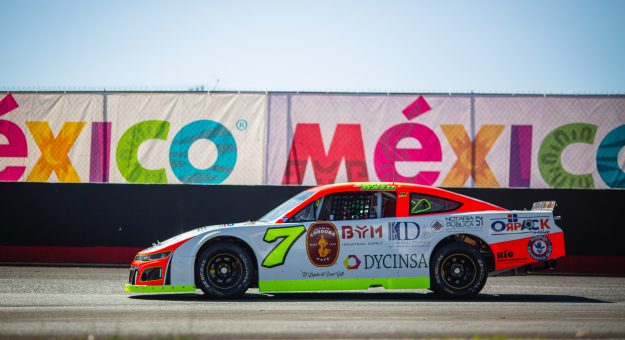 Visit SE LE ACERCA RUBÉN GARCÍA JR. A XAVI RAZO EN EL LIDERATO DEL CAMPEONATO DE NASCAR MÉXICO SERIES page