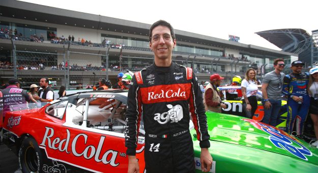 Visit EL AGA RACING TEAM, SE LLEVA EL “NOVATO DEL AÑO” DE NASCAR MÉXICO SERIES CON ALEX DE ALBA JR. page