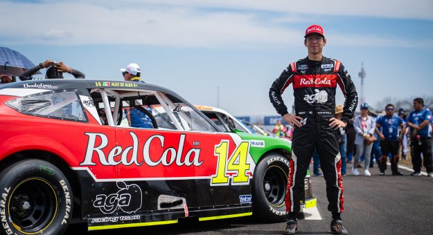 Visit ALEX DE ALBA Y EL AGA RACING TEAM, A LA “COMMSCOPE 200” POR SU SEGUNDO TRIUNFO DEL AÑO page