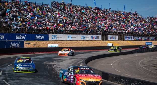 Visit LOS NIÑOS NO PAGAN BOLETO EN NASCAR MÉXICO PUEBLA page