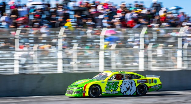 Visit OMAR JURADO, CERRÓ TEMPORADA 2025 DE NASCAR MÉXICO SERIES CON RESULTADO A FAVOR page