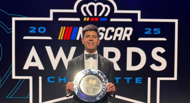 Visit DIEGO ORTÍZ CELEBRA SU CORONACIÓN INTERNACIONAL EN CHARLOTTE page