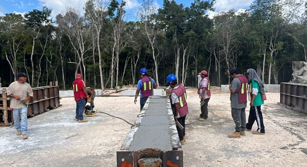 Visit SE CONTINÚA TRABAJANDO EN LA PISTA DE TULUM. PARA LA CARRERA DE NASCAR MÈXICO SERIES page