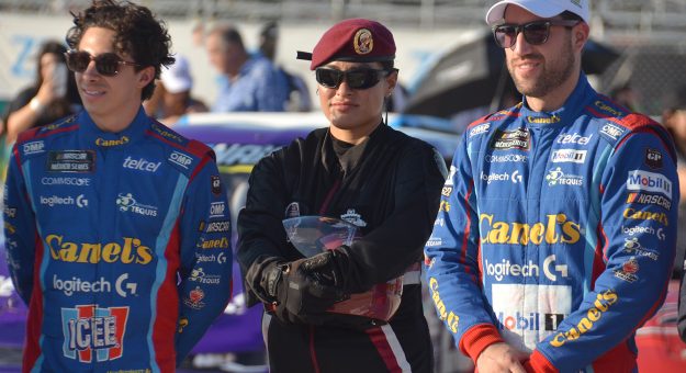 Visit TOP 10 PARA GARCÍA JR. Y GUTIÉRREZ EN NASCAR MÉXICO TULUM page